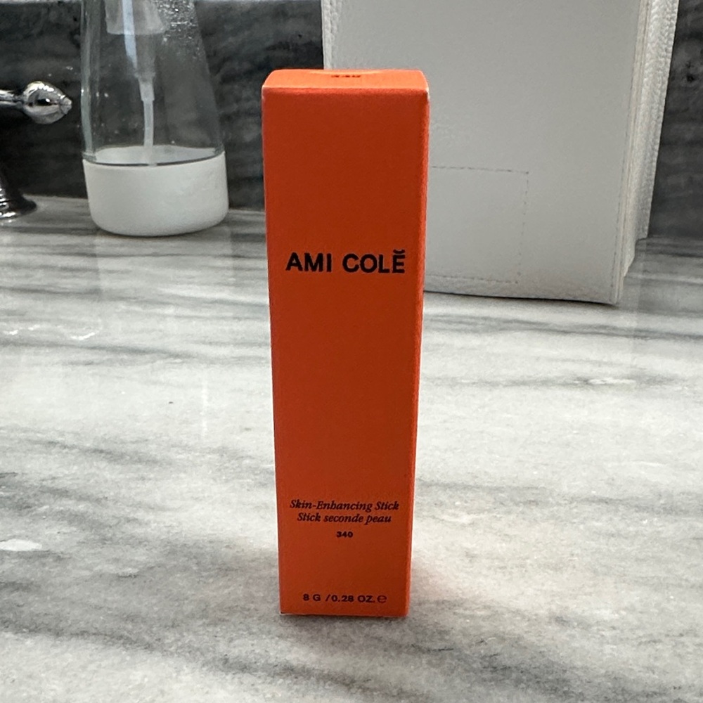 Skin-Enhancing foundation Stick/concealer